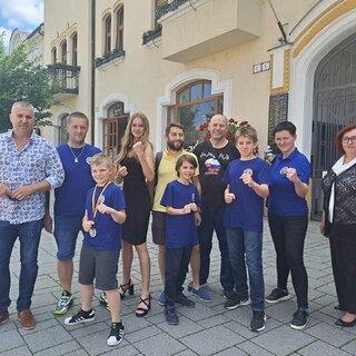 ÚSPEŠNÍ BASKETBALISTI A KARATISTI NA RADNICI